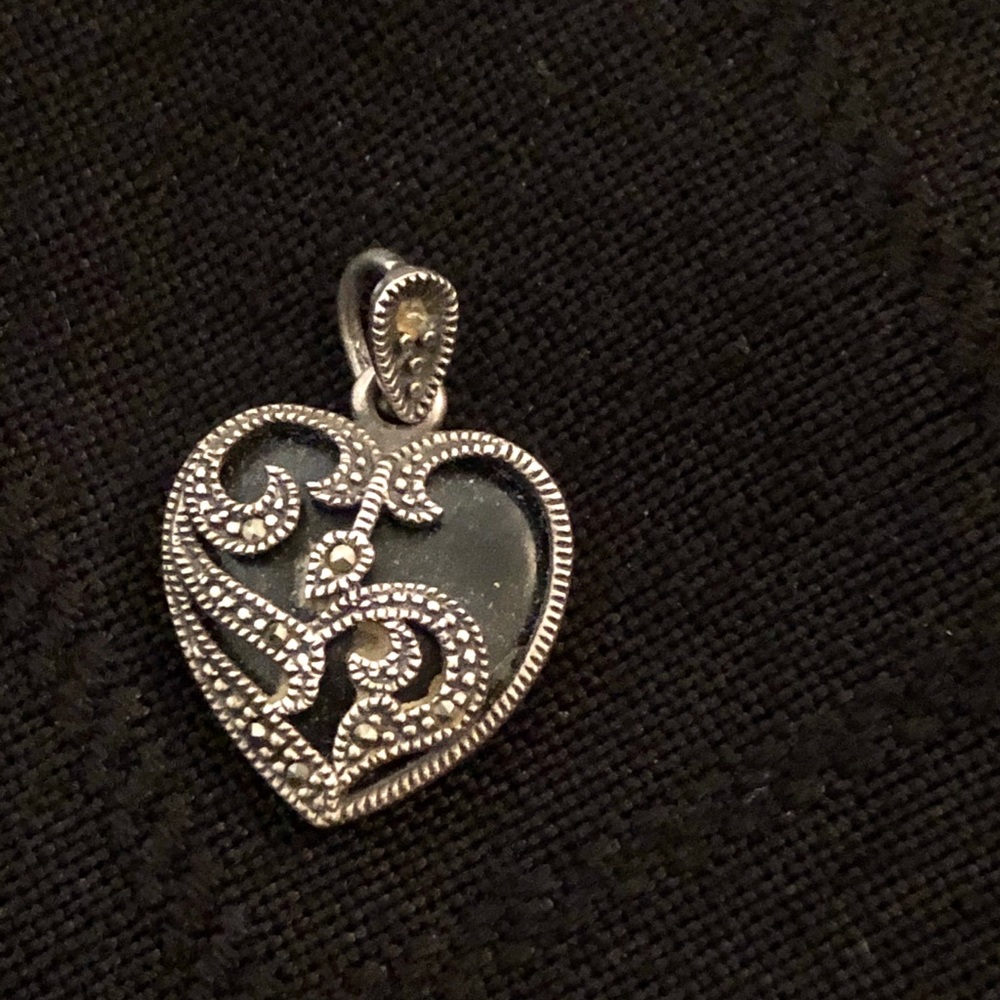 Heart black and Marcesite pendant